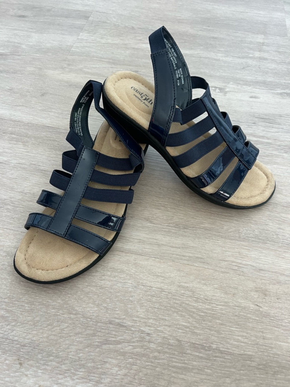 East 5th Comfort Strappy Sandal in Navy Blue raised platform heel NWOT 7.5